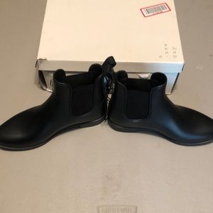 New Women’s waterproof bootie